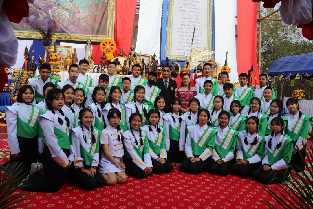 ร่วมพิธีงานวันกองทัพไทย ณ วัดพระธาตุอูปแก้วจามเทวี เมืองพิศดารนคร
