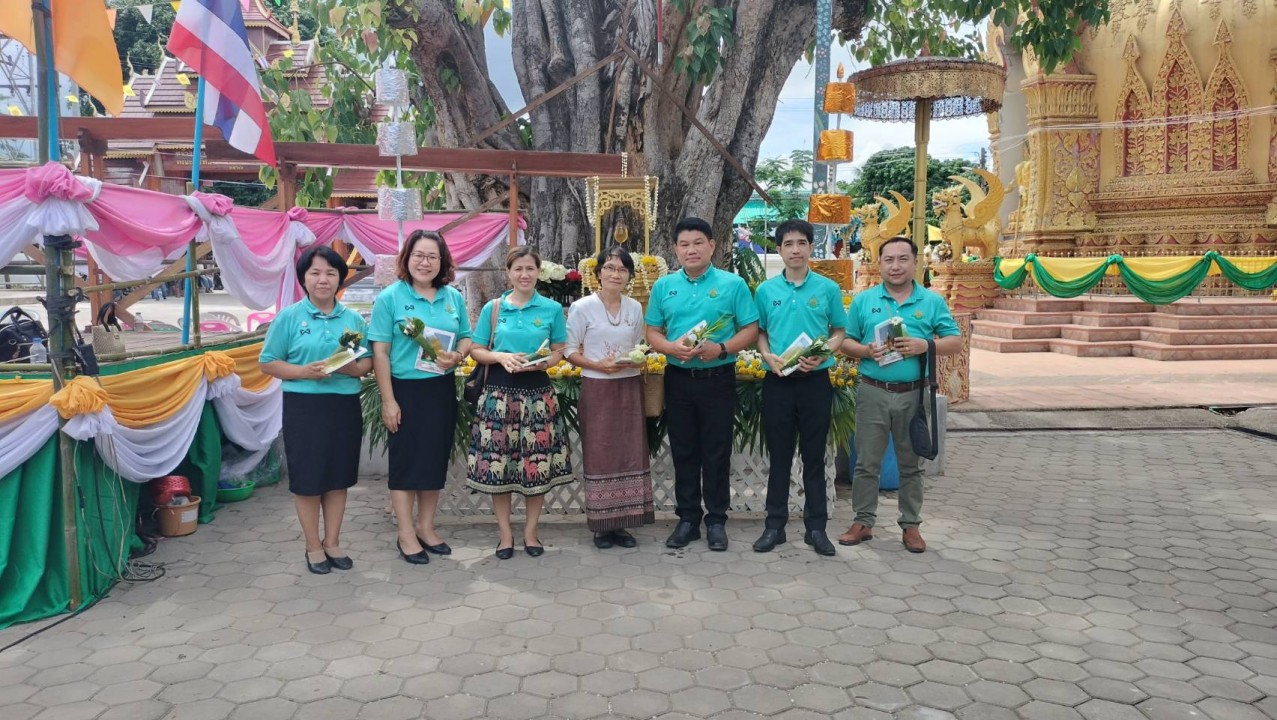 กราบนมัสการพระครูประยุต ขันติคุณ เจ้าอาวาสวัดศิลานิมิตร รองเจ้าคณะอำเภอฮอด