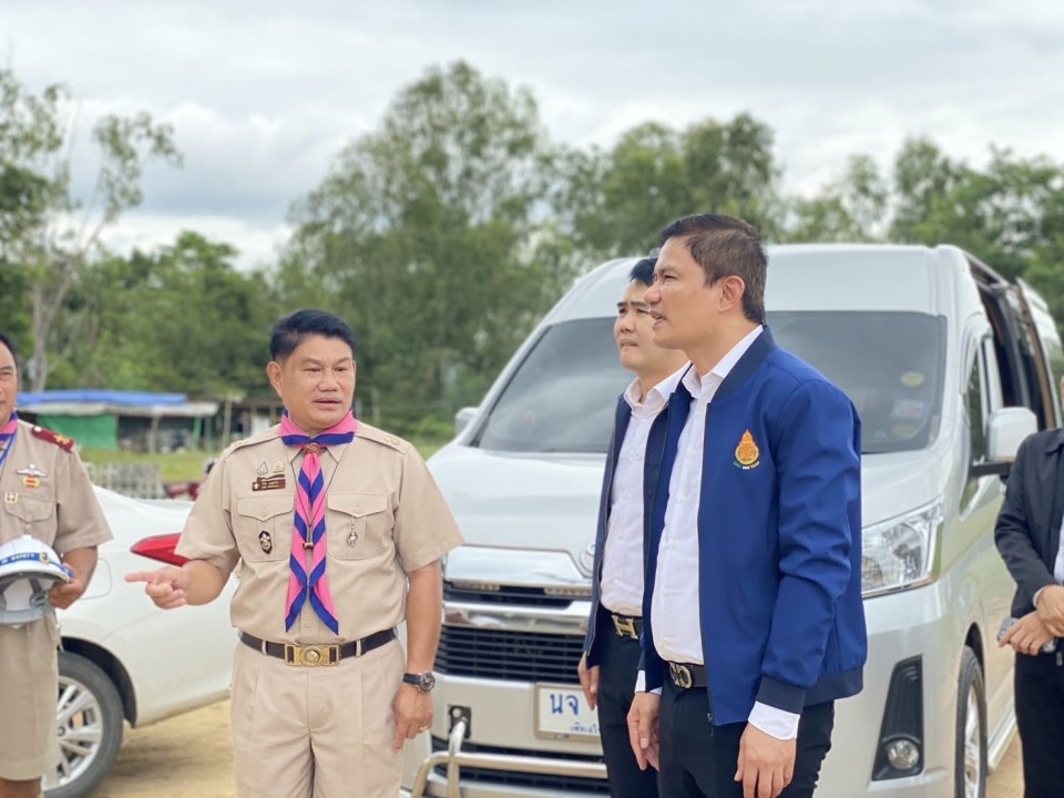 ให้การต้อนรับ ดร.ภูธร จันทะหงษ์ ปุณยจรัสธำรง ผู้ช่วยเลขาธิการคณะกรรมการการศึกษาขั้นพื้นฐาน พร้อมคณะ